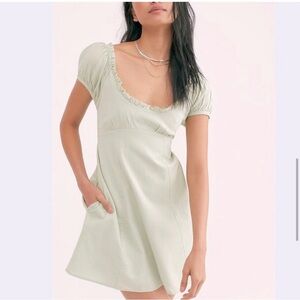 Free People “Soaking Up the Sun” Oatmeal/Cream color Mini , size Small, EUC